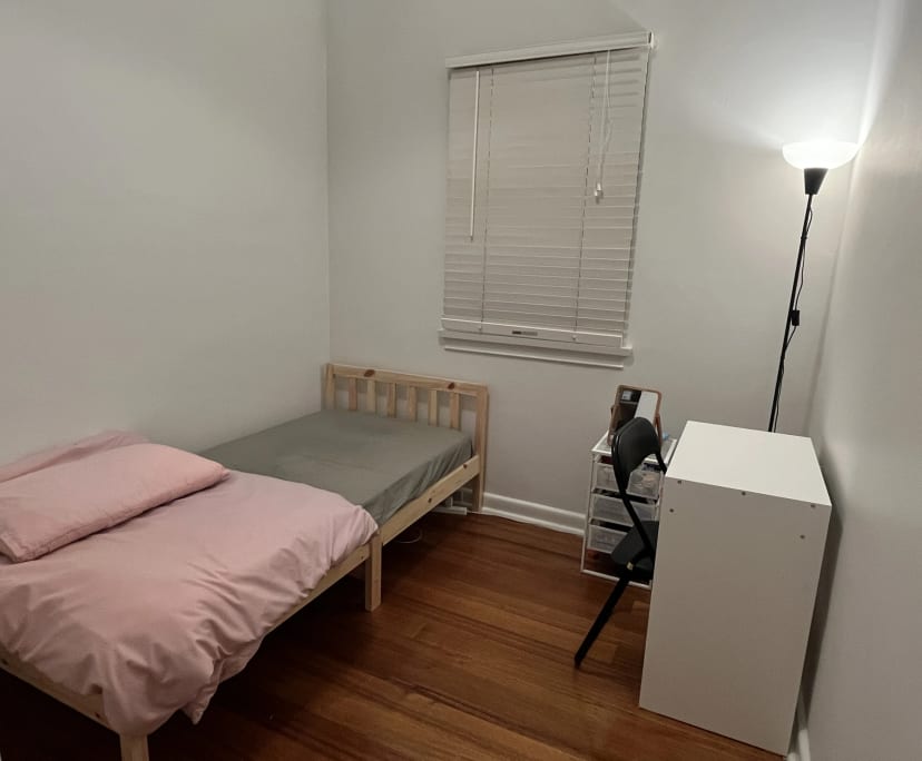 Furnished room in a flatshare