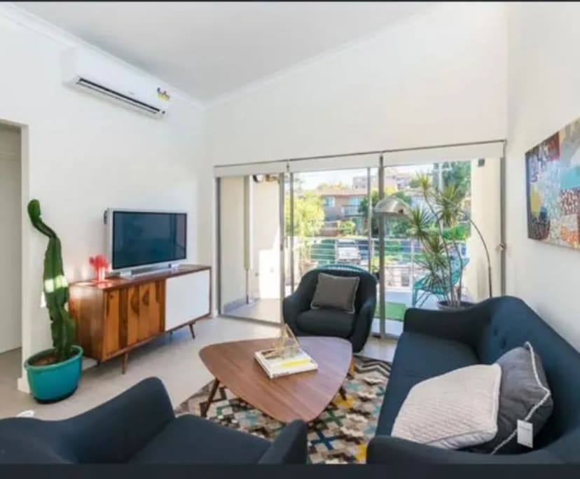 Furnished room with ensuite in a flatshare