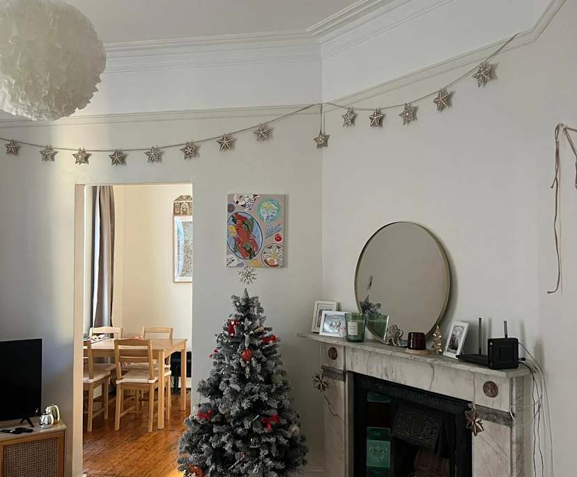 Furnished room in a share house