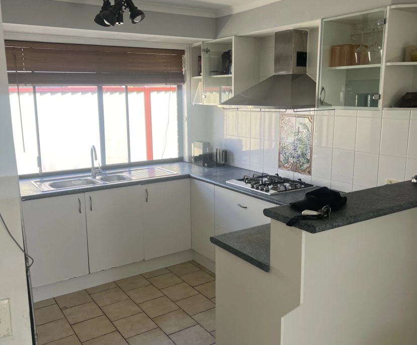 $300, Share-house, 3 bathrooms, Labrador QLD 4215