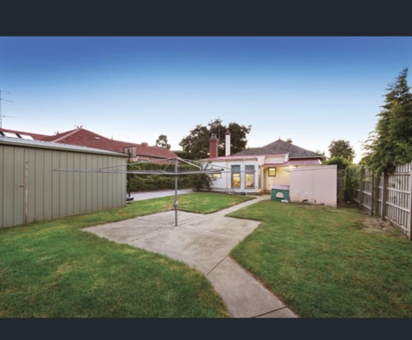 Room for Rent in Toorak, Melbourne 300, Unfurnish...