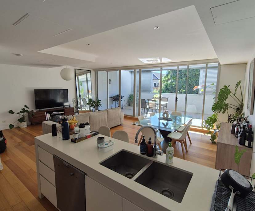 Furnished room in a flatshare