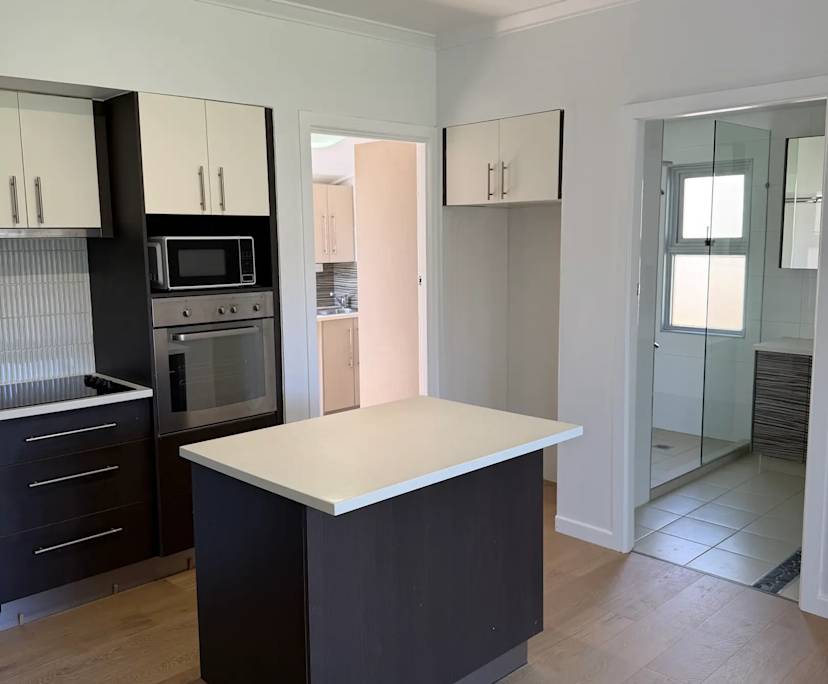 $370, Share-house, 3 bathrooms, Biggera Waters QLD 4216