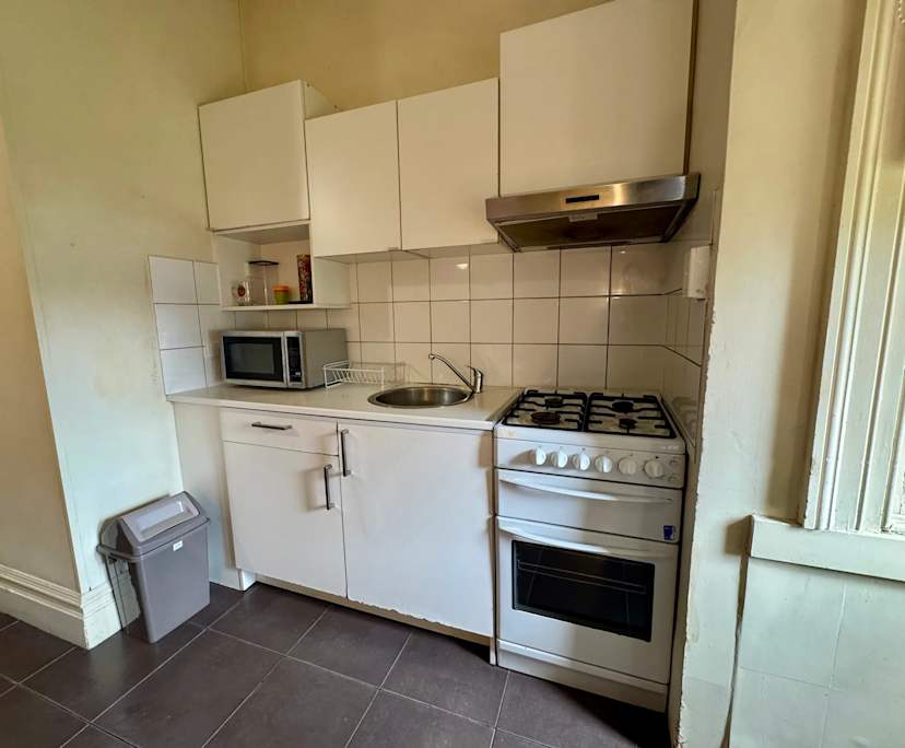 $500, Studio, 1 bathroom, St Kilda VIC 3182