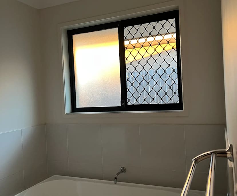 $280, Share-house, 3 bathrooms, Parkhurst QLD 4702