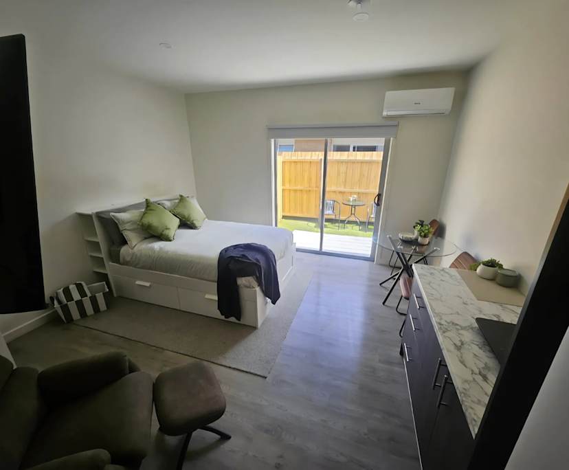 $350, Share-house, 5 rooms, Golden Point VIC 3350, Golden Point VIC 3350