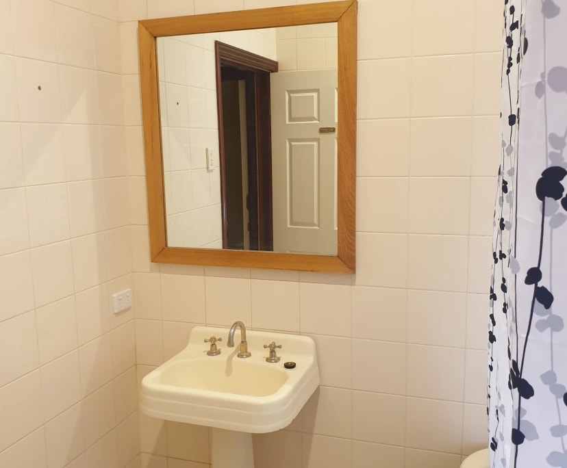 $350, Share-house, 4 bathrooms, Rivervale WA 6103