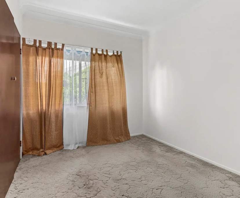 Whole property with 4 rooms for rent