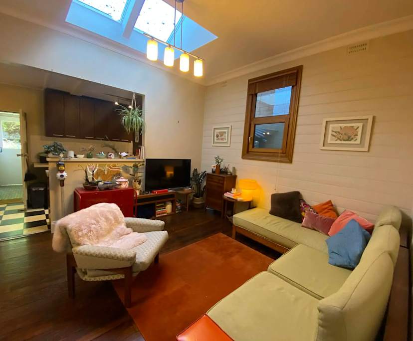 Room in a share house