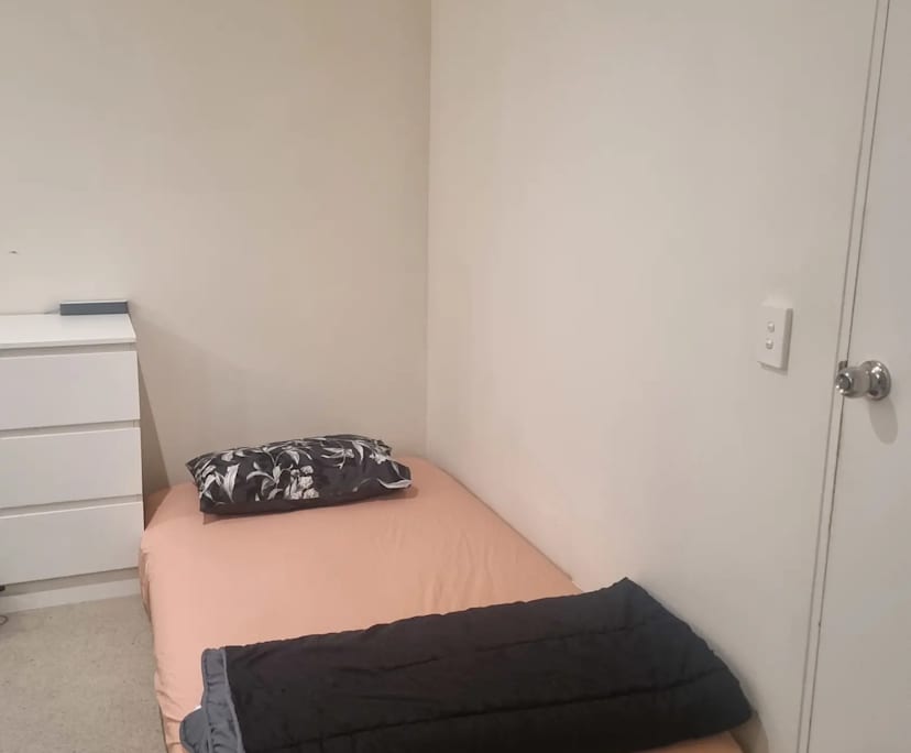 Furnished room in a flatshare