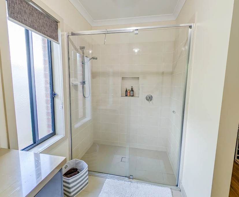 $196, Share-house, 5 bathrooms, South Morang VIC 3752