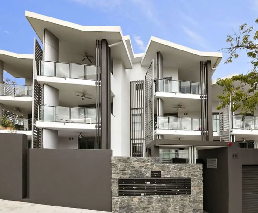 Room for Rent in Highgate Hill, Brisbane 360, Fur...