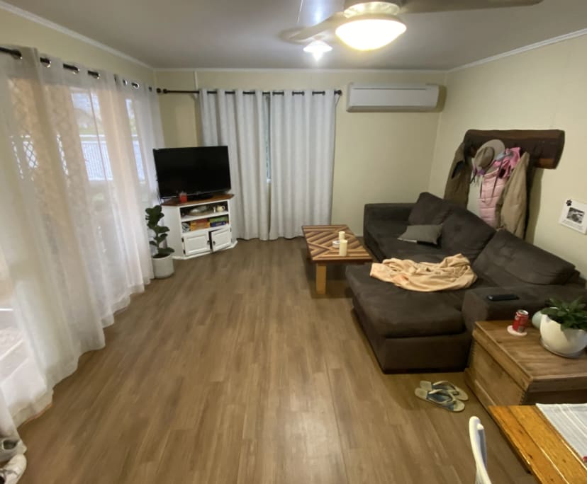 Room for Rent in Oxley, Brisbane 190, Flexible wi...