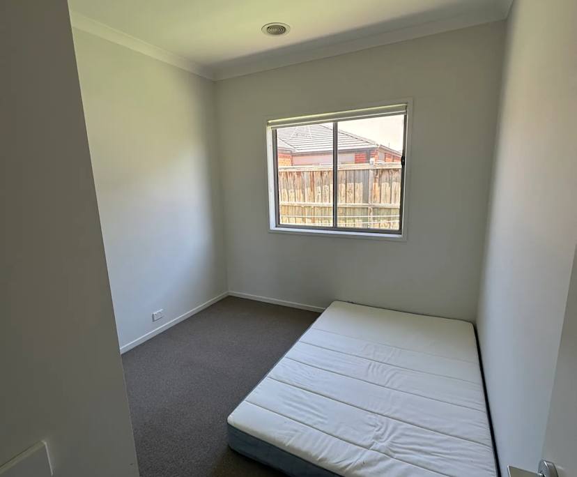 Unfurnished room in a share house
