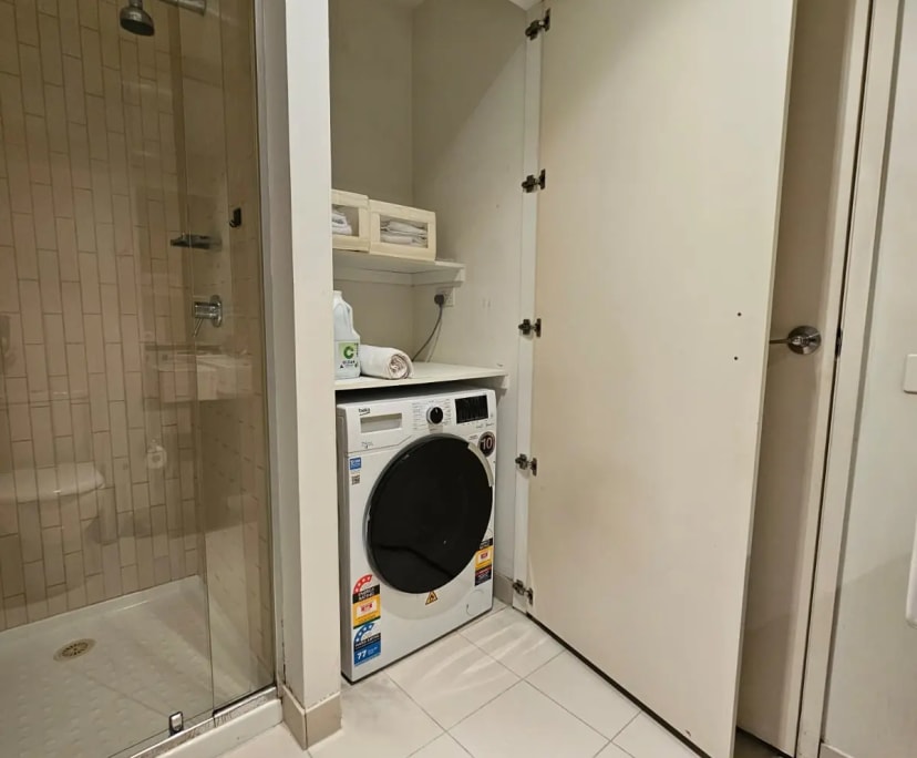 $700, Whole-property, 2 bathrooms, Melbourne VIC 3000