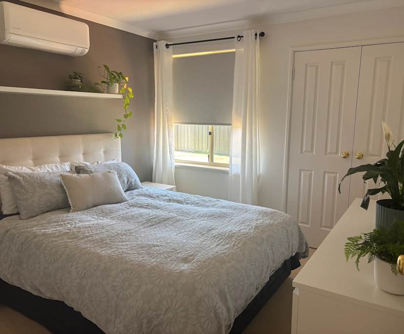 Room in a share house