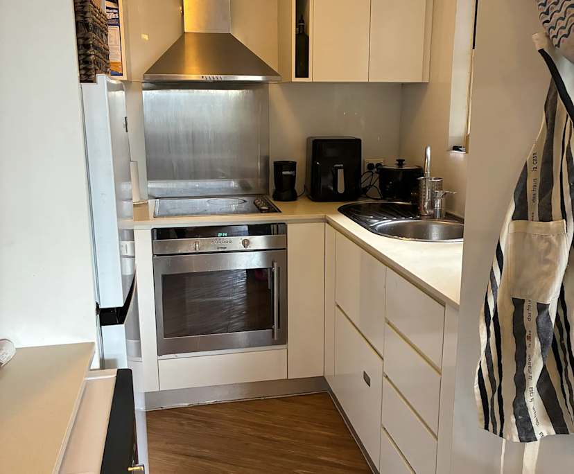 Furnished room in a flatshare
