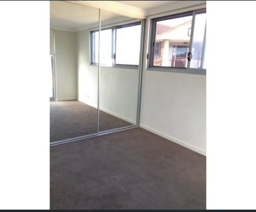 Unfurnished room with own bathroom
