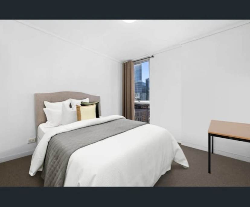 Furnished room in a flatshare