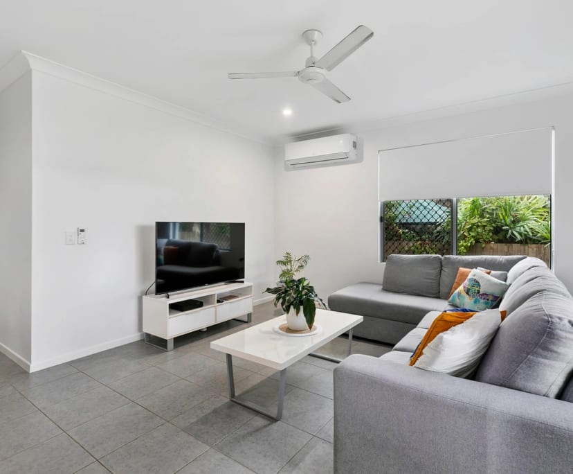 Room for Rent in Edge Hill, Cairns 300, Furnished...