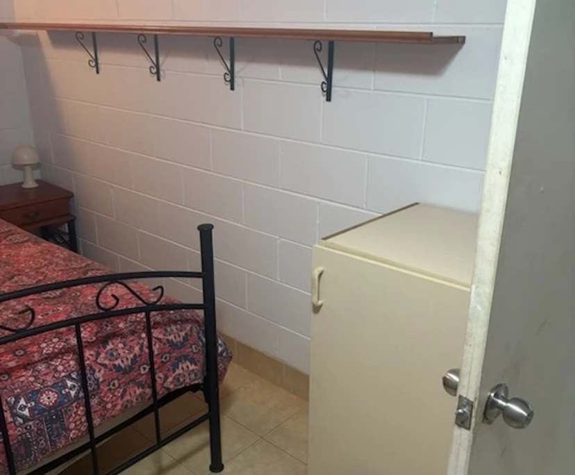 $300, Share-house, 4 bathrooms, Driver NT 0830