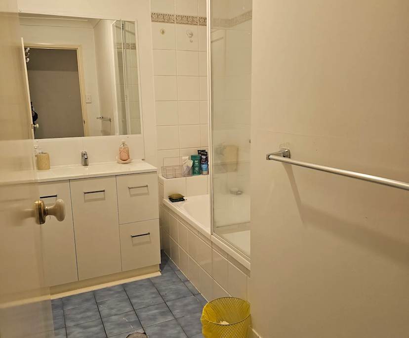 $250, Share-house, 3 bathrooms, Oxley QLD 4075