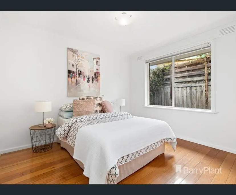 Room in a share house