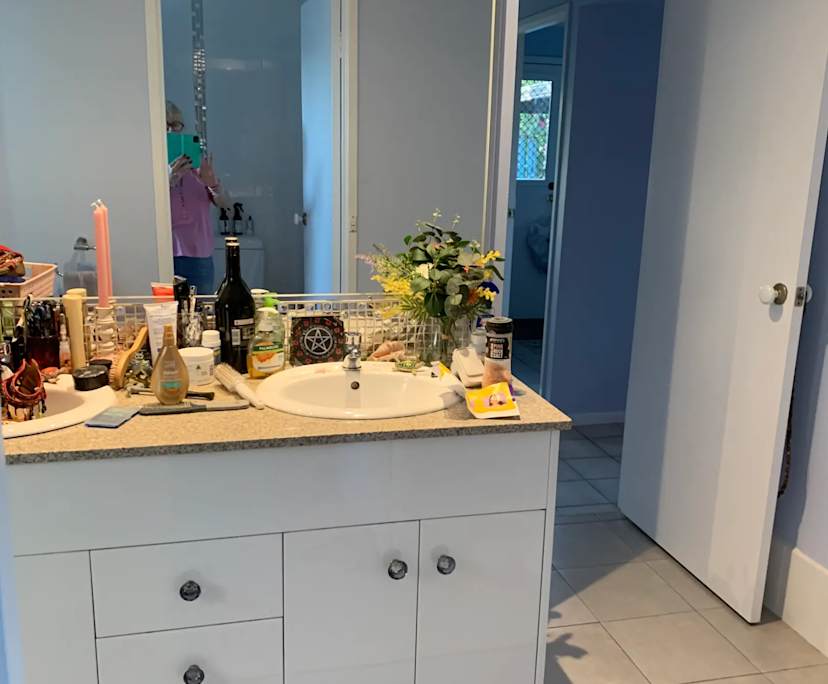 Furnished room in a share house