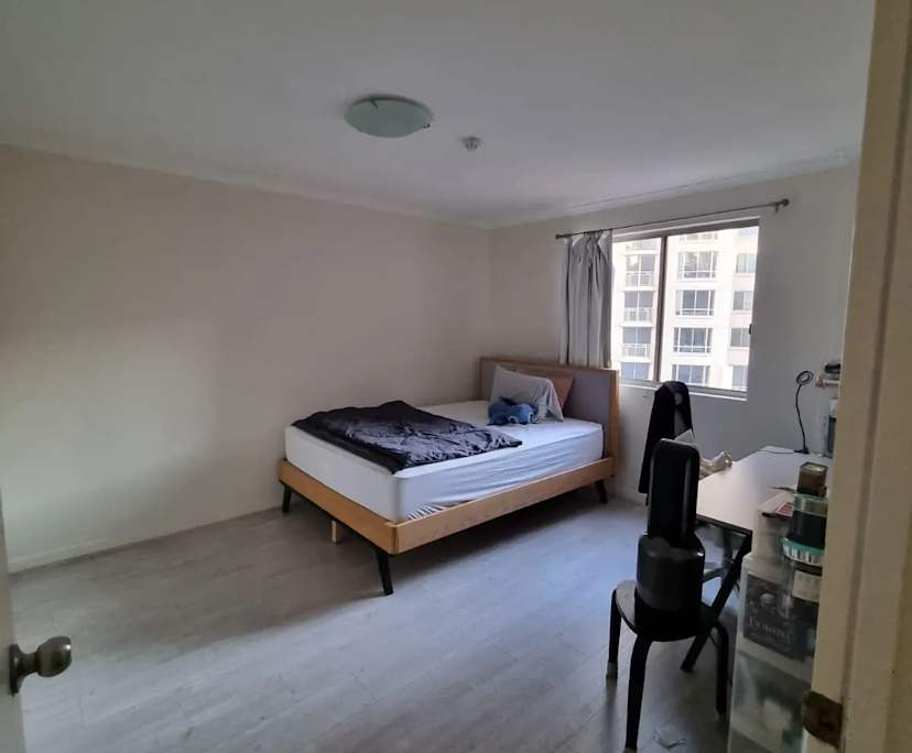 Furnished room with ensuite in a flatshare