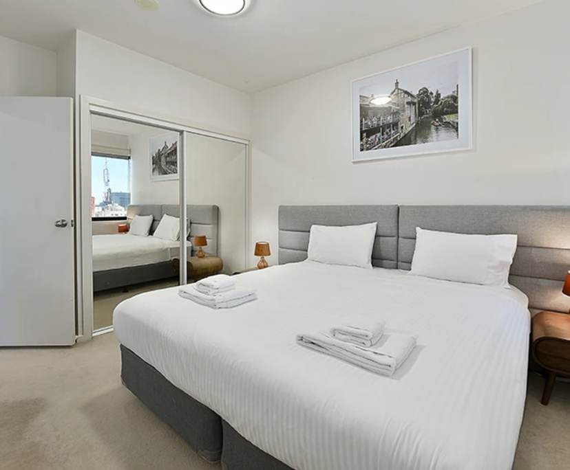 $1,075, Whole-property, 2 bathrooms, Melbourne VIC 3000