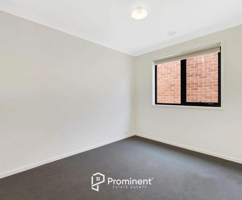 Unfurnished room with own bathroom