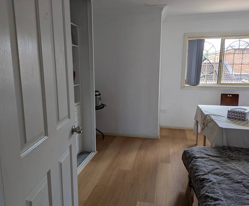 Room in a share house