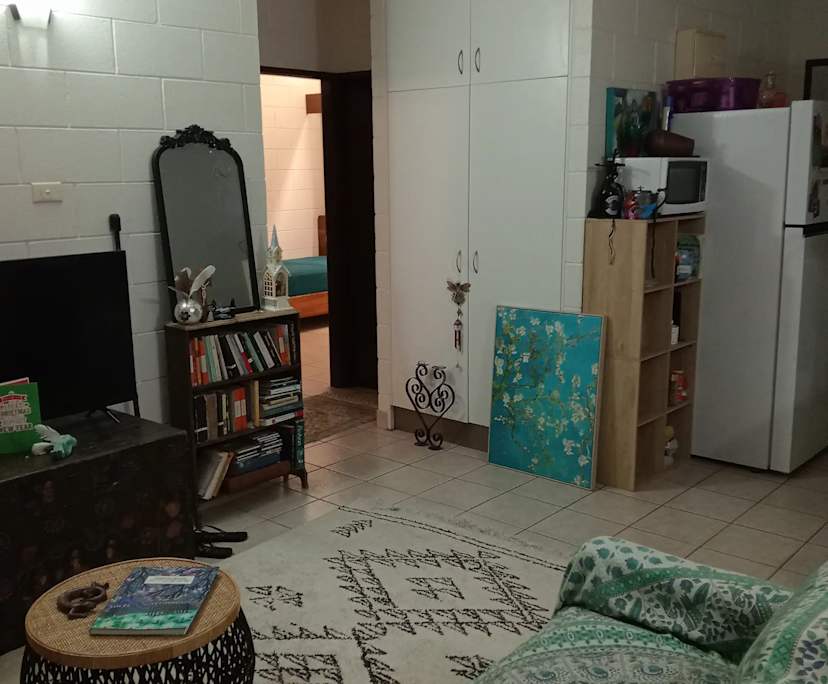 Furnished room in a flatshare