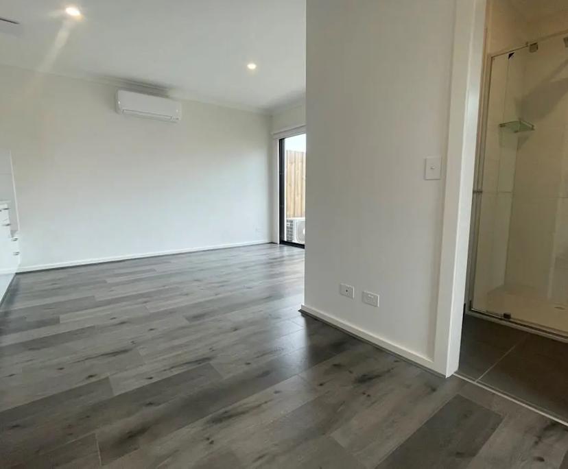 $370, Share-house, 2 bathrooms, Werribee VIC 3030