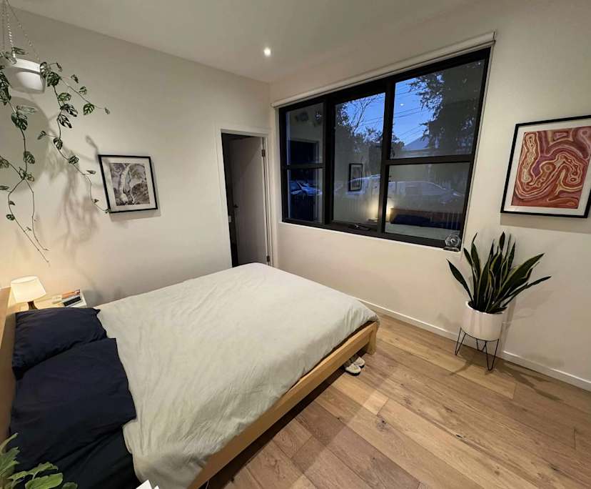 Unfurnished room with ensuite in a flatshare