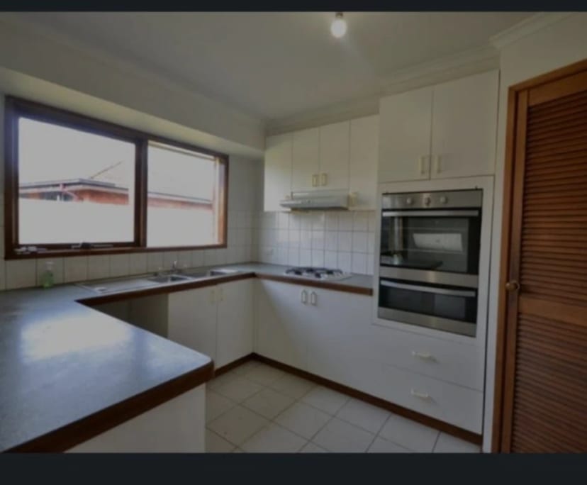 $250, Share-house, 3 bathrooms, Cranbourne West VIC 3977
