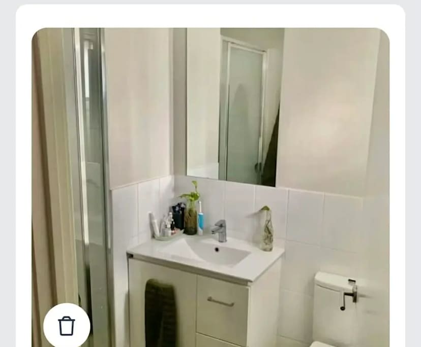 Room with ensuite in a flatshare