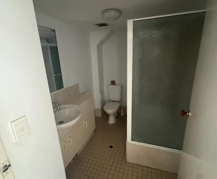 $250, Flatshare, 2 bathrooms, Indooroopilly QLD 4068