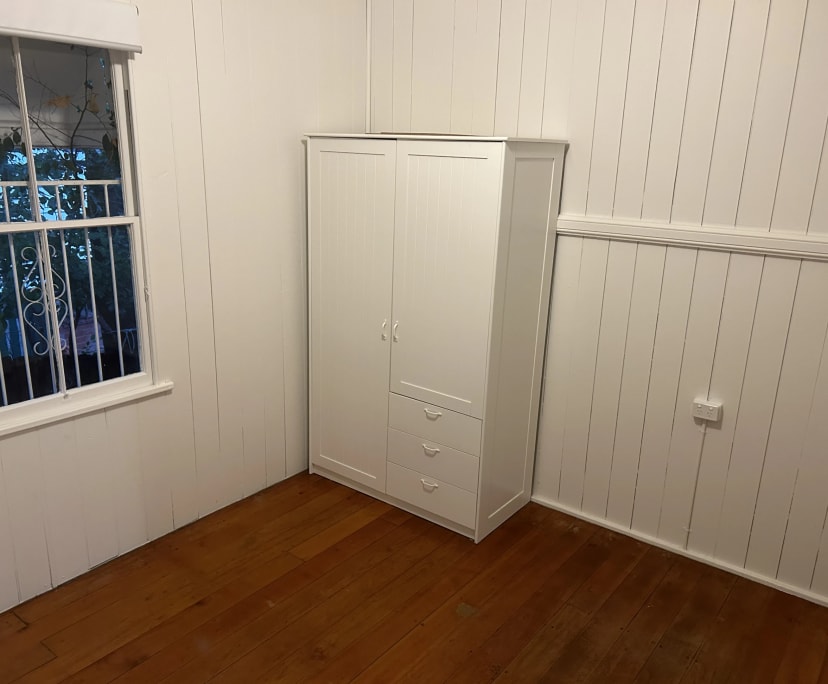 Room in a share house