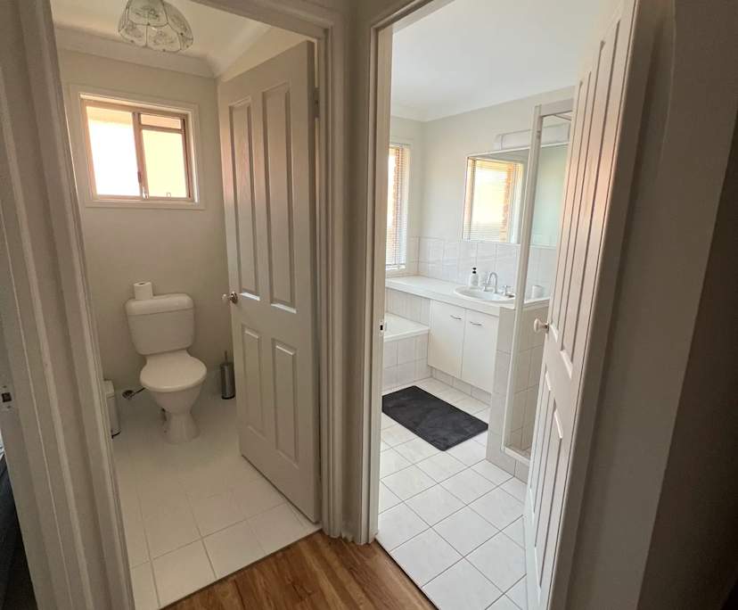 $350, Share-house, 4 bathrooms, Helensvale QLD 4212