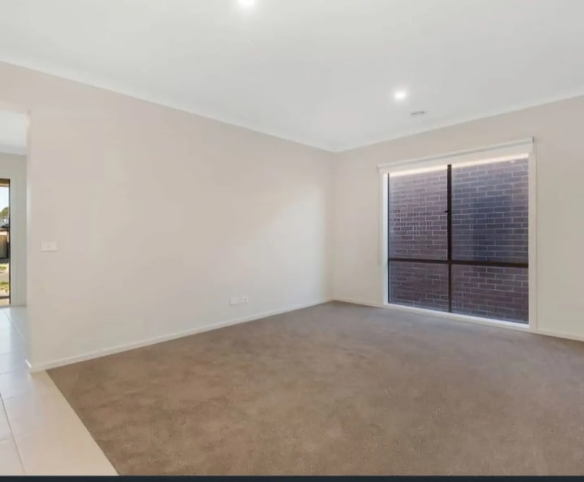 Unfurnished room in a share house