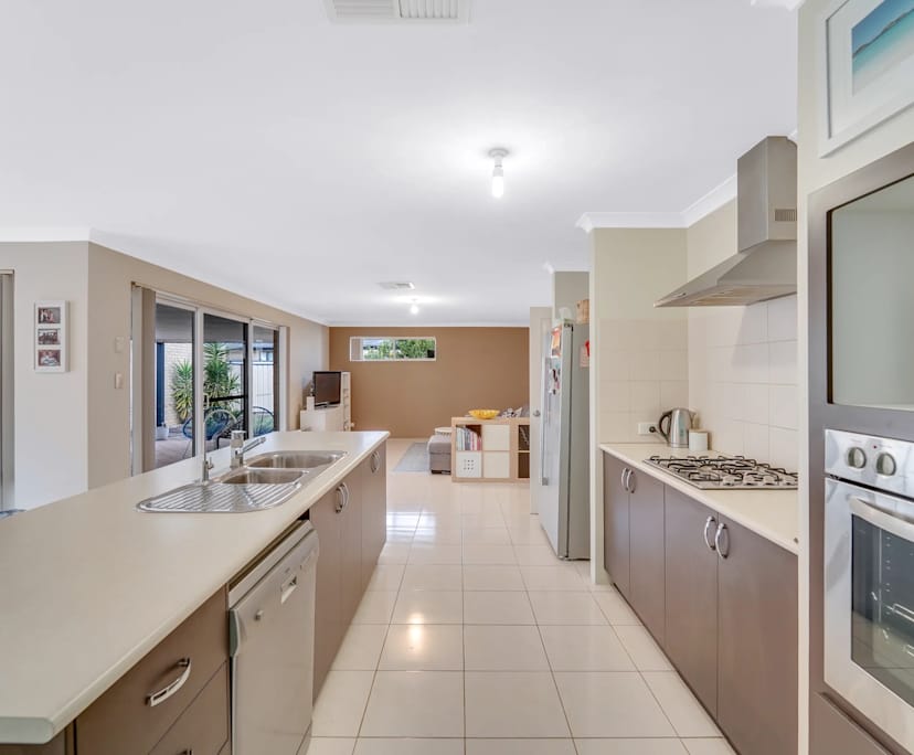 Room in a share house