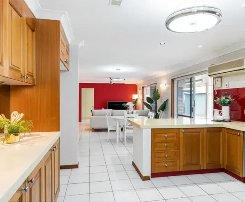 2 Rooms for Rent in Carindale, Brisbane 250, Unfu...