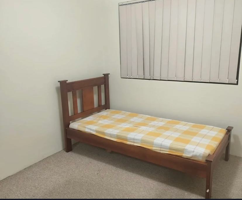 Room in a share house