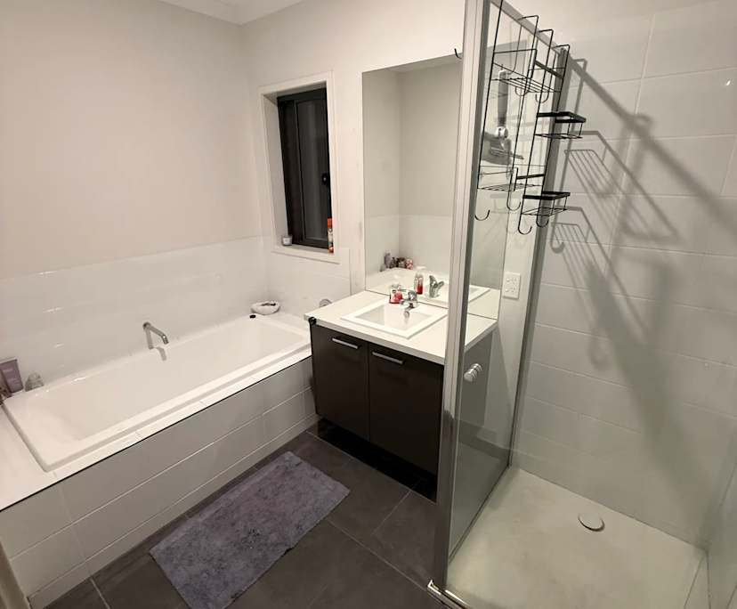 Room in a share house