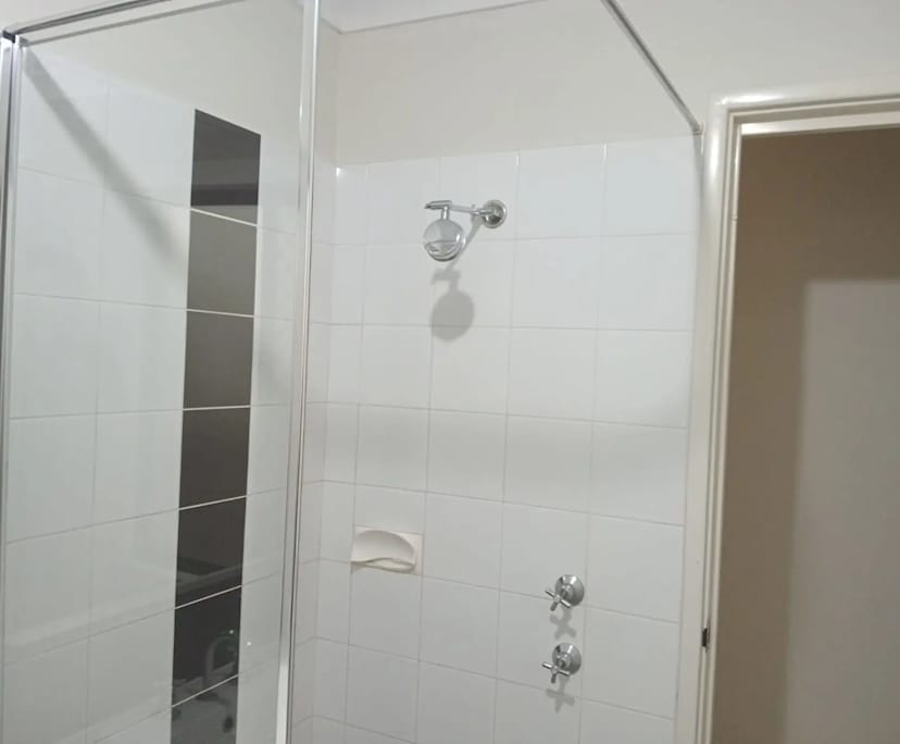 $300, Share-house, 6 bathrooms, Saint James WA 6102