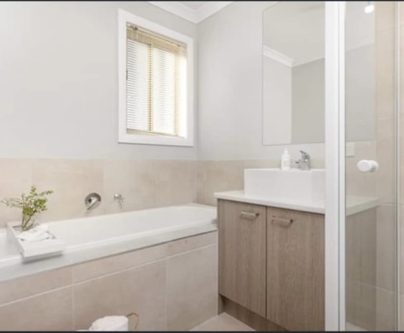 $250, Share-house, 4 bathrooms, Red Cliffs VIC 3496