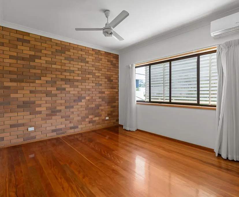 $350, Whole-property, 5 bathrooms, Southport QLD 4215