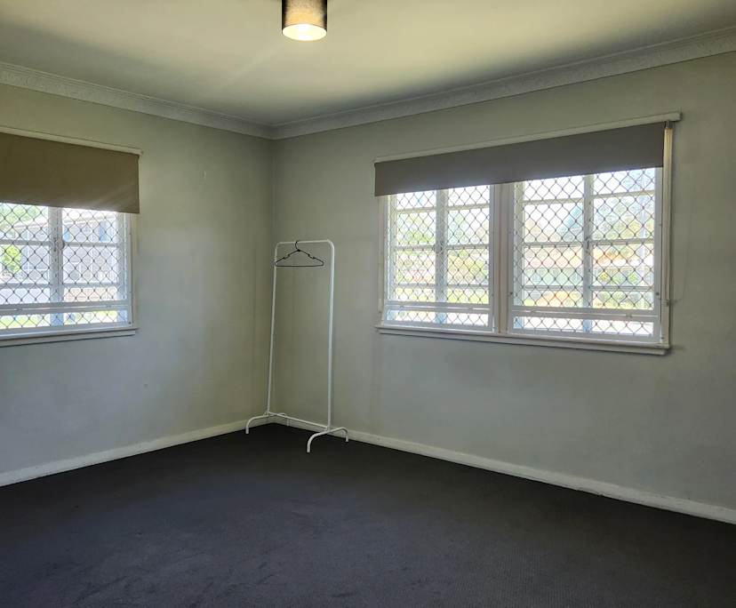 Room in a share house