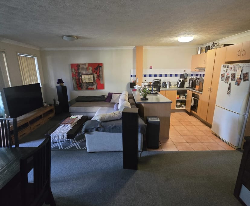 Furnished room with ensuite in a flatshare